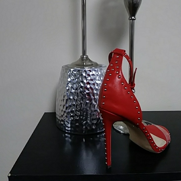Stiletto heel - Picture 3 of 3